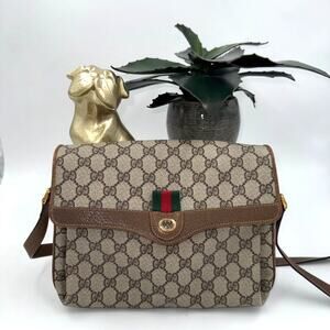 Gucci Vintage GG Monogram Supreme Sherry Line Flap Adjustable Crossbody Bag